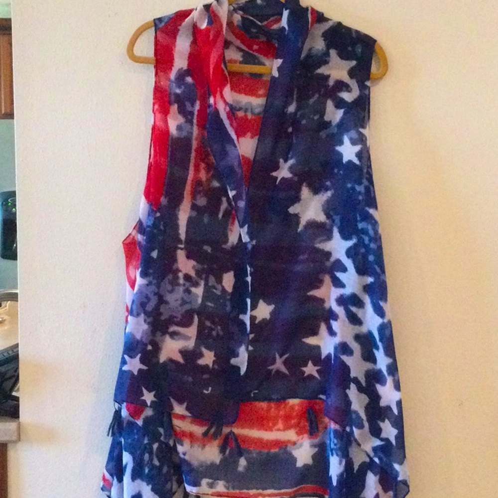 Women’s patriotic red, white and blue shawl. One size fits all.
